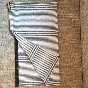 Lululemon Vinyasa Striped Gray and White Scarf